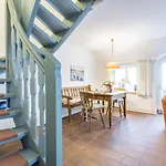Friesenhaus Kaeptn Hahn Hausteil 1 * Westerland